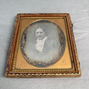 1/6 Plate Daguerreotype Photo 1845 - 1850 Woman w Cameo Pin Union Case w Provena